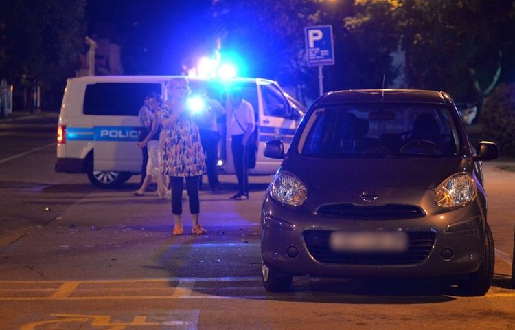 Vozila pijana i pregazila čovjeka koji je ležao na cesti