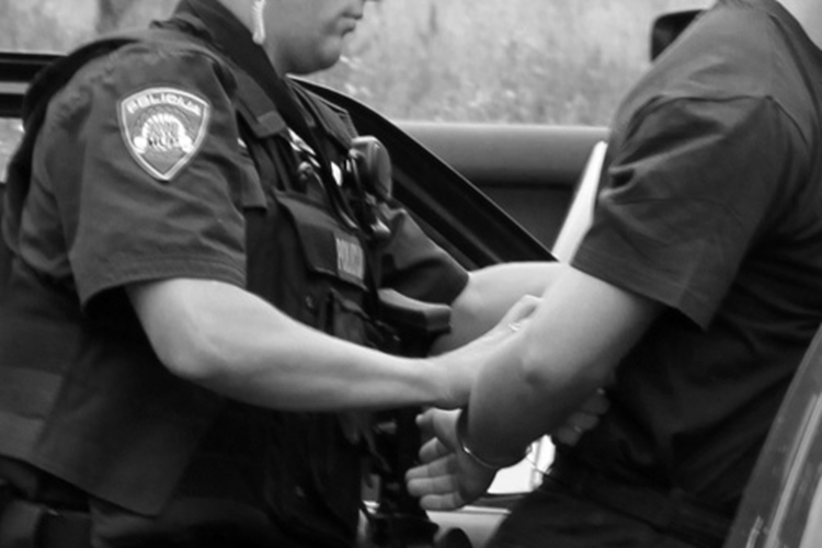 NEREDI U MEĐIMURJU SE NASTAVLJAJU - pijani  u večernjim satima pucali iz plinskog pištolja pa bježali od policije