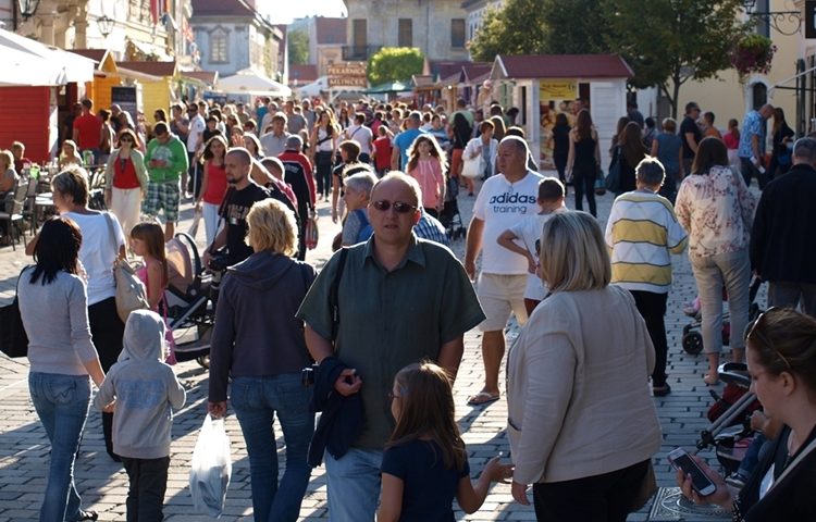 Čak 10 posto hrvatskih građana učlanjeno u političke stranke