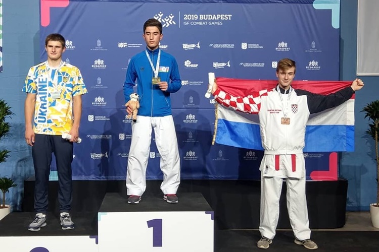 Varaždinac Dorian Kalajdžija osvojio broncu u karateu na svjetskom srednjoškolskom Prvenstvu u Budimpešti