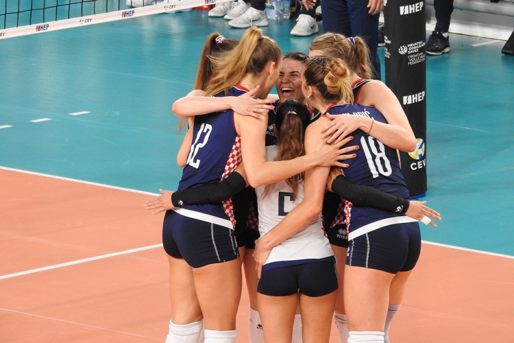 Hrvatske odbojkašice u finalu Europske zlatne lige u subotu od 19 sati u varaždinskoj Areni!