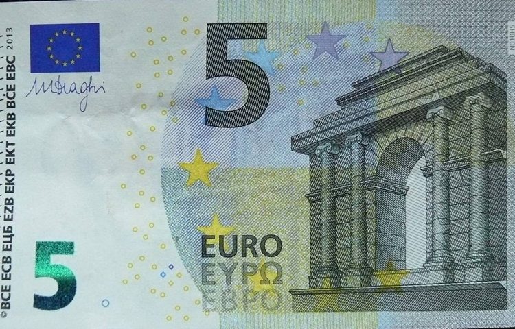IMATE LI NOVČANICE OD 5 I 50 EURA? Dobro ih pogledajte – mogli biste za njih dobiti poveću svotu novca
