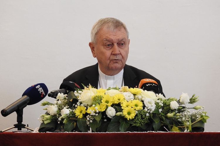 Varaždinski biskup Mrzljak odlazi u mirovinu, novi biskup Bože Radoš