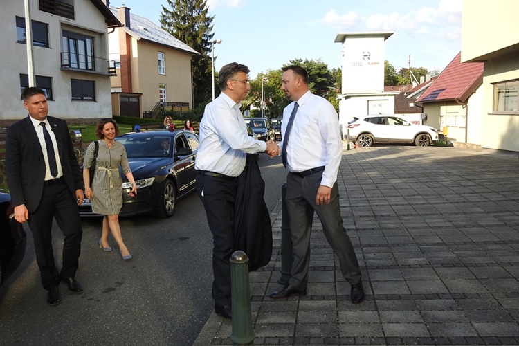 Predsjednik HDZ-a Plenković i stranački dužnosnici iz Varaždinske županije sastali se u Novom Marofu
