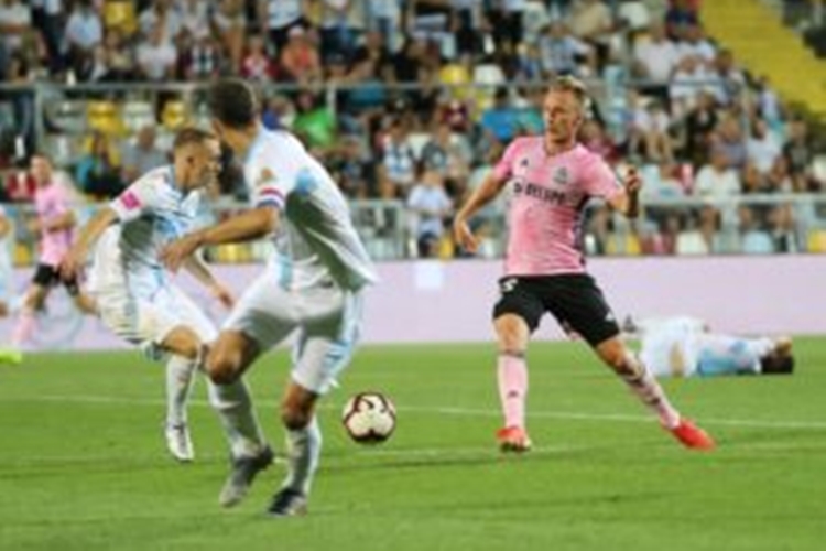 Slaven izgubio u Rijeci