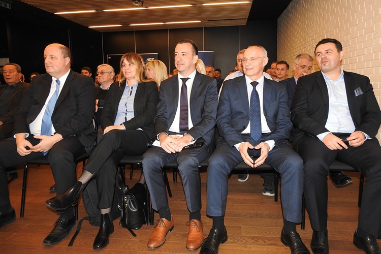 hdz ministar bošnjaković